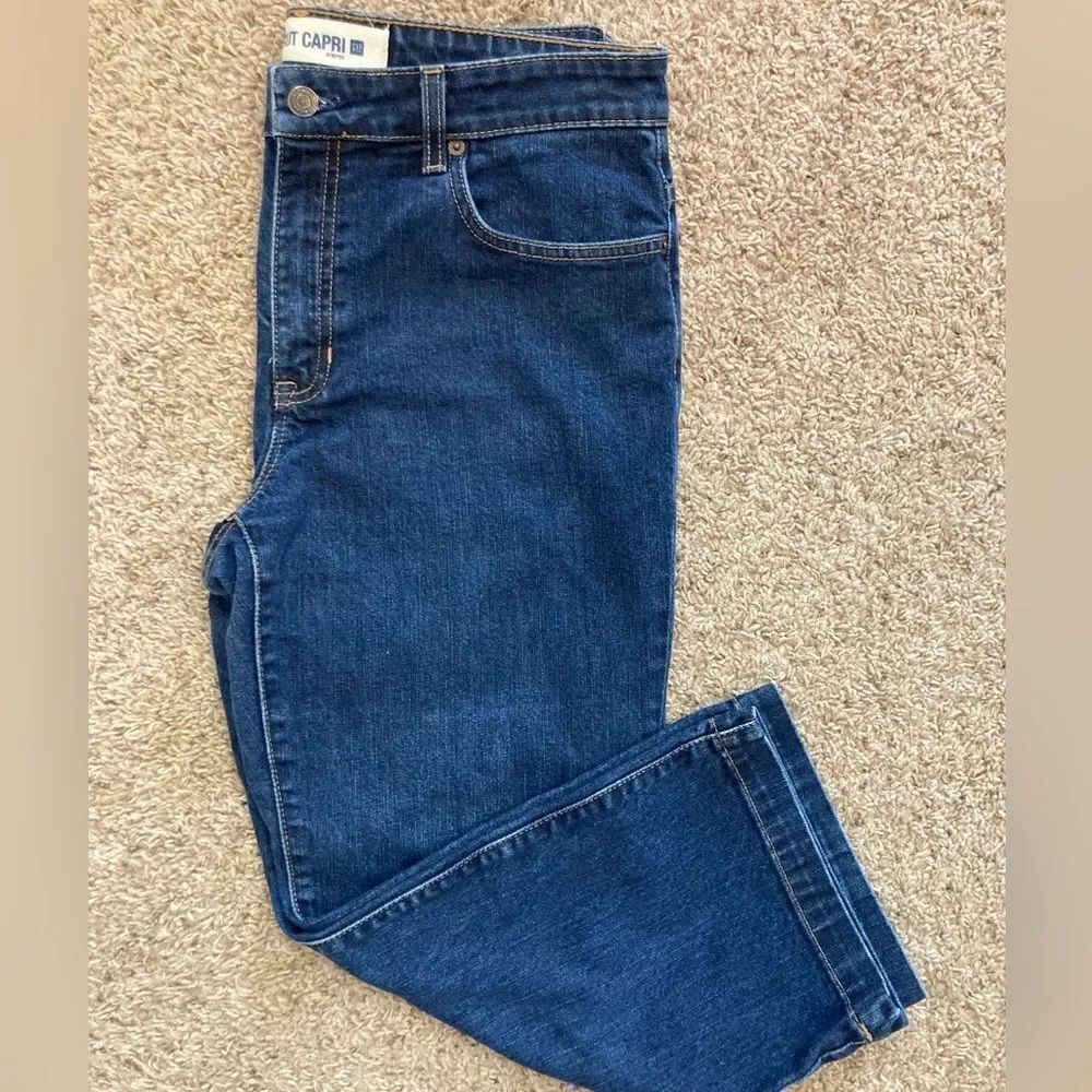 GAP 90s VTG Dark Wash Boot Cut Capri Jeans Perfect to Wear w/ High Boots🍂